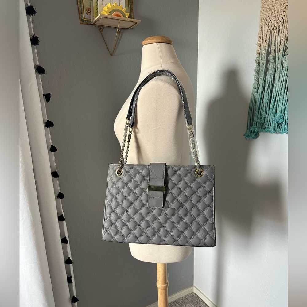 NWOT fashion shoulder chain strap gray handbag